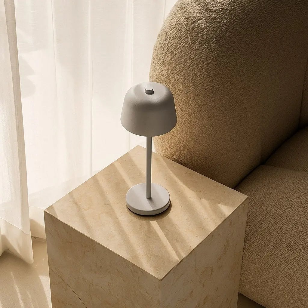 Anton Oplaadbare Tafellamp – Schaduw grijs – Metaal & Aluminium – Draadloos – Dimbaar