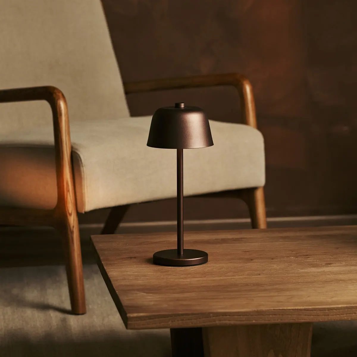 Anton Oplaadbare Tafellamp – Espresso bruin – Metaal & Aluminium – Draadloos – Dimbaar