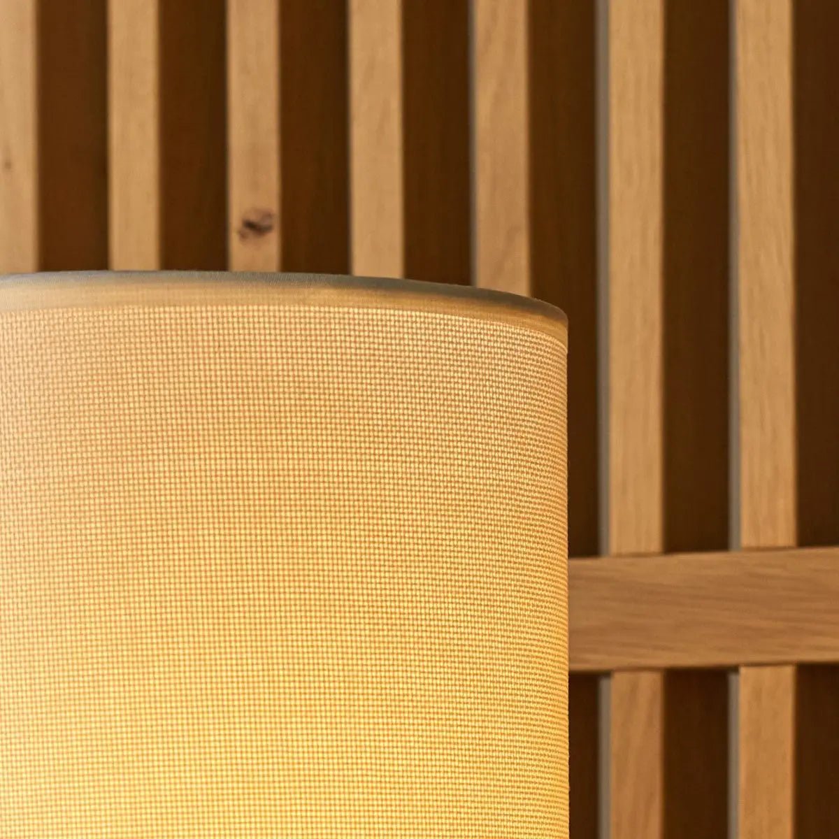 Kiko Black Tafellamp – Houten Tafellamp met Stoffen Lampenkap