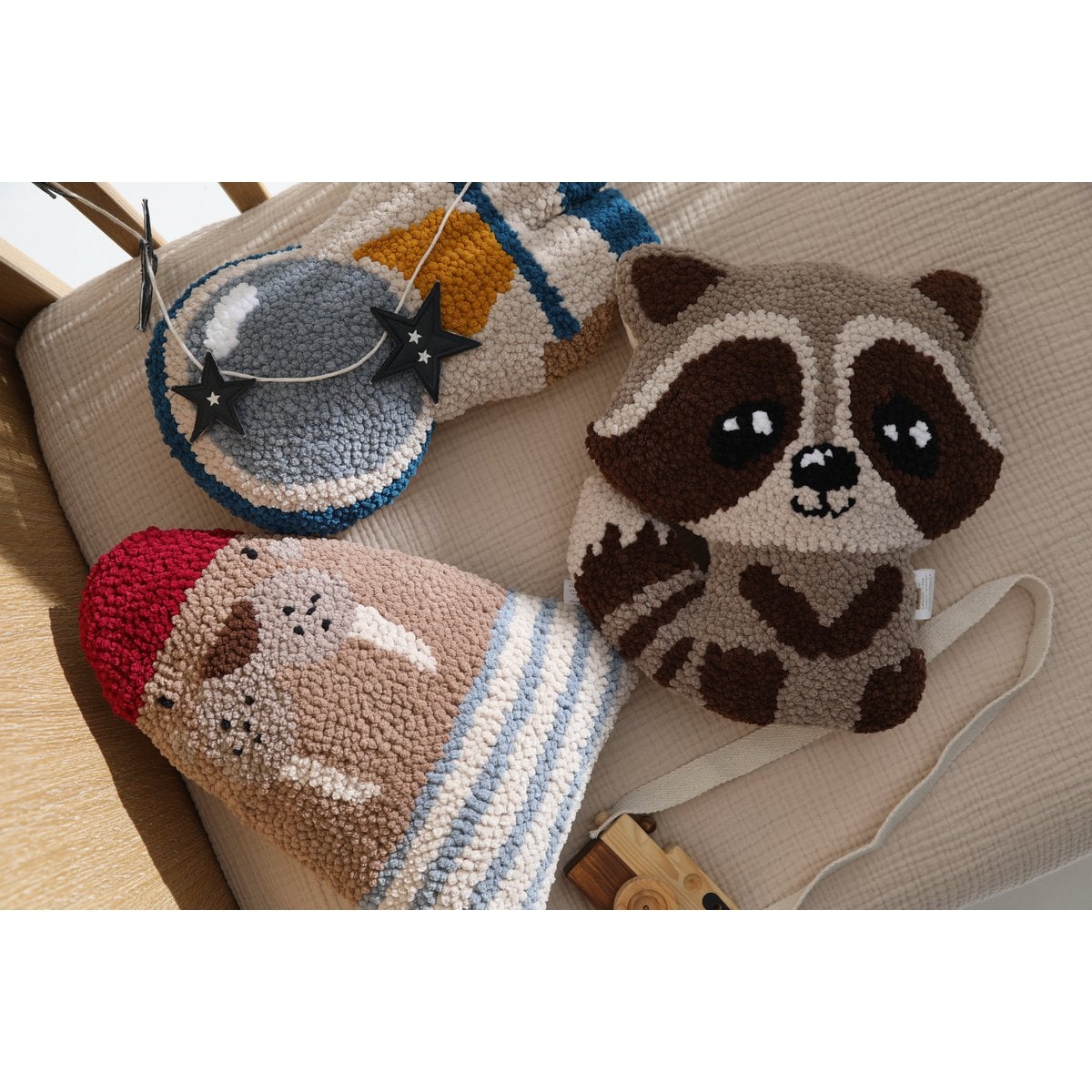 Wasbeer Sierkussen – Punch Needle Structuur