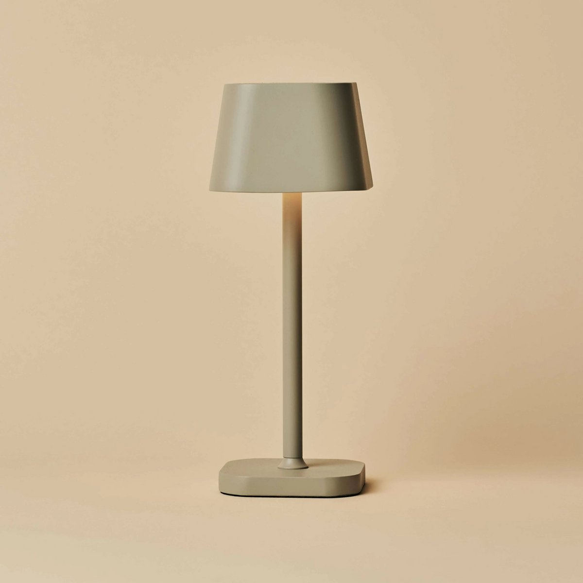 Ava Oplaadbare Tafellamp – Draadloze LED Lamp – Dimbaar – Voor Binnen en Buiten